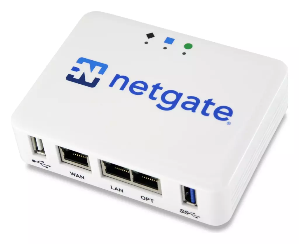 Netgate 1100 - מבט עליון בזווית, עם פורטי WAN, LAN ו-OPT